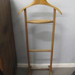 622 7427 VALET STAND